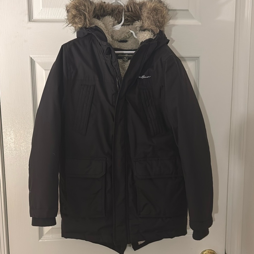 Eddie Bauer Superior Down Parka in Blk w/faux fur Sz:7/8 kids.Excellent cond.